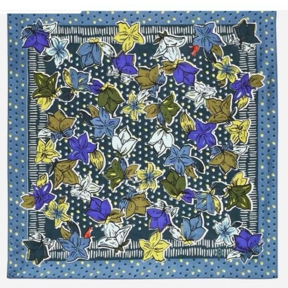 NWT Vera Bradley Neckerchief Scarf Falling Flowers NEW